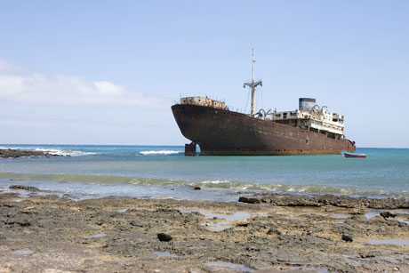 Epave de bateau à Costa Teguise Lanzarote photo